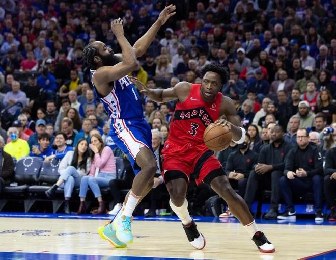 融于池畔，简于形制；瑞典高尔夫球场度假木屋设计