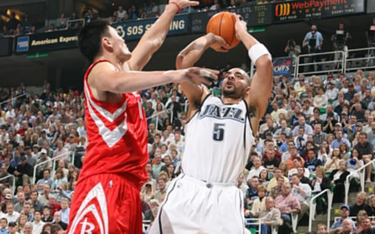 德比即将打响！枪手热刺发布对阵海报：萨卡、西蒙斯等人出镜