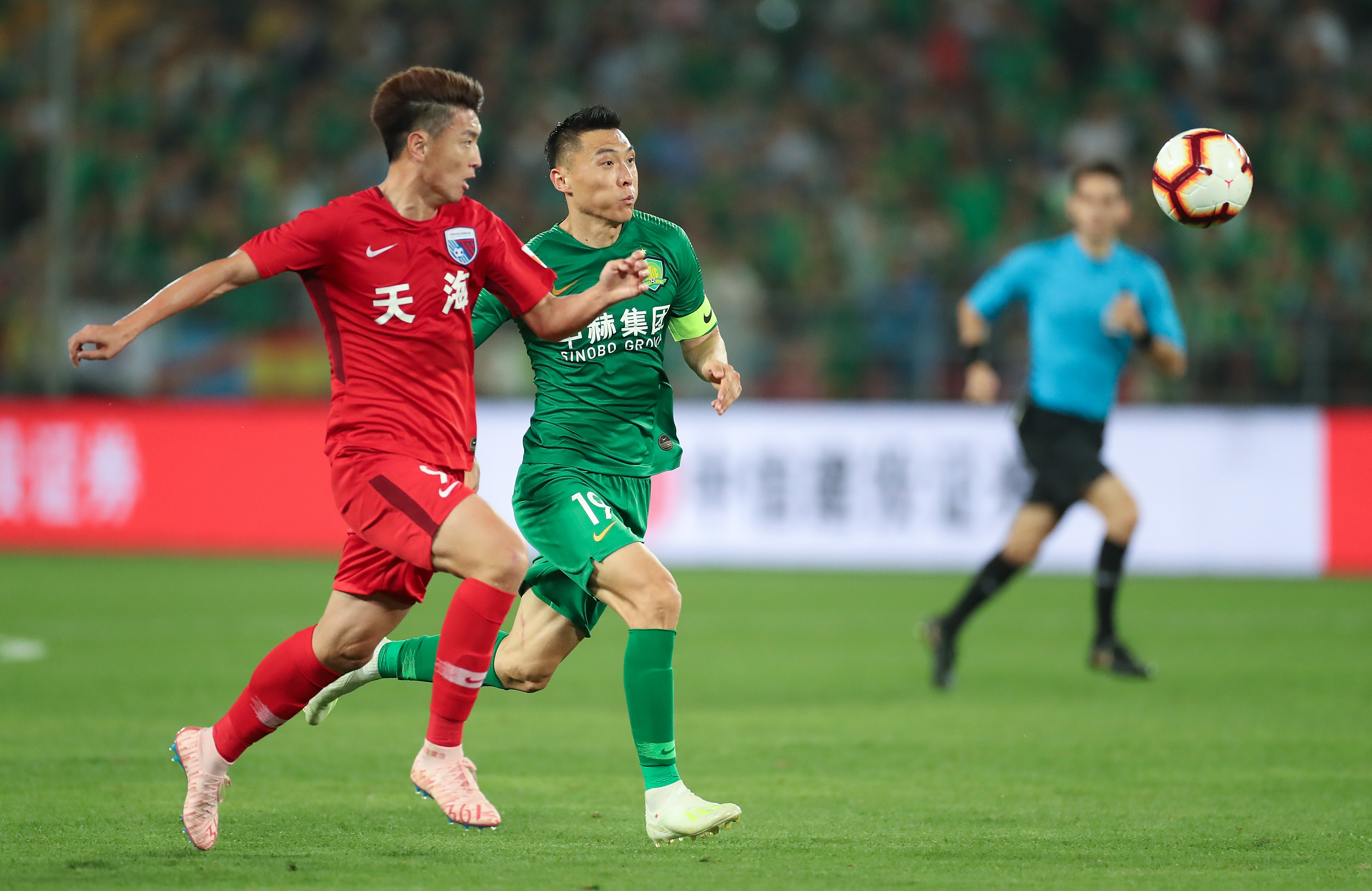 洛杉矶道奇队特奥斯卡·赫南德兹夺得 2024 年本垒打大赛冠军