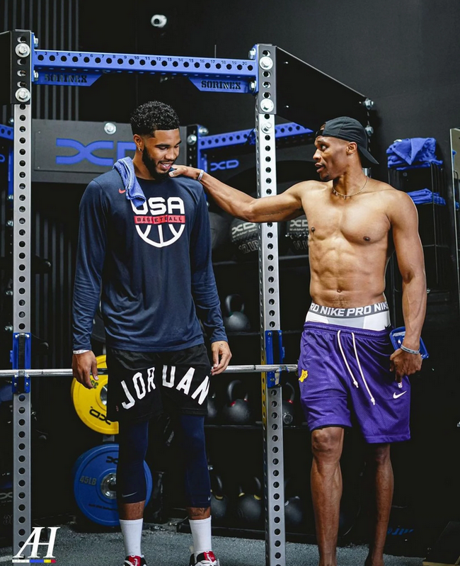 曼联帅位悬而未决，改选索尔斯克亚还是卡里克引发分歧