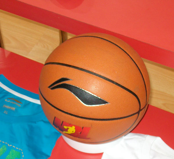 斯洛特：让萨拉赫替补不是容易的决定，但这就是我的选择