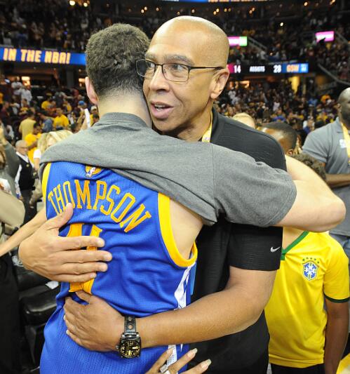 [NBA-湖人] 湖人更新背靠背客战马刺伤情报告：詹姆斯出战成疑