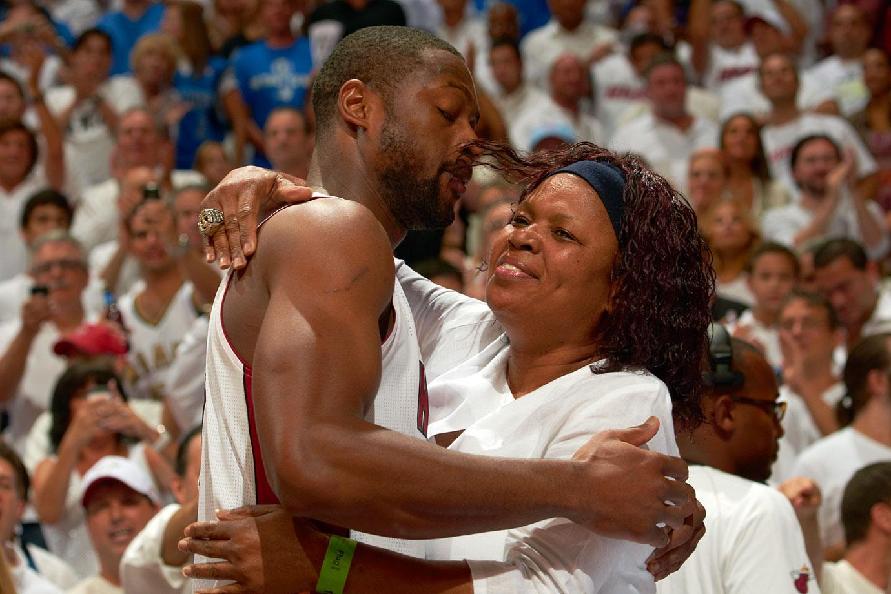 拉莫斯：为避免肠胃不适不敢吃辣；在中国任何地方都有免费水